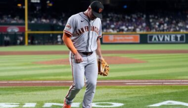 Giants 3B Chapman goes on 10-day IL with strained abdominal