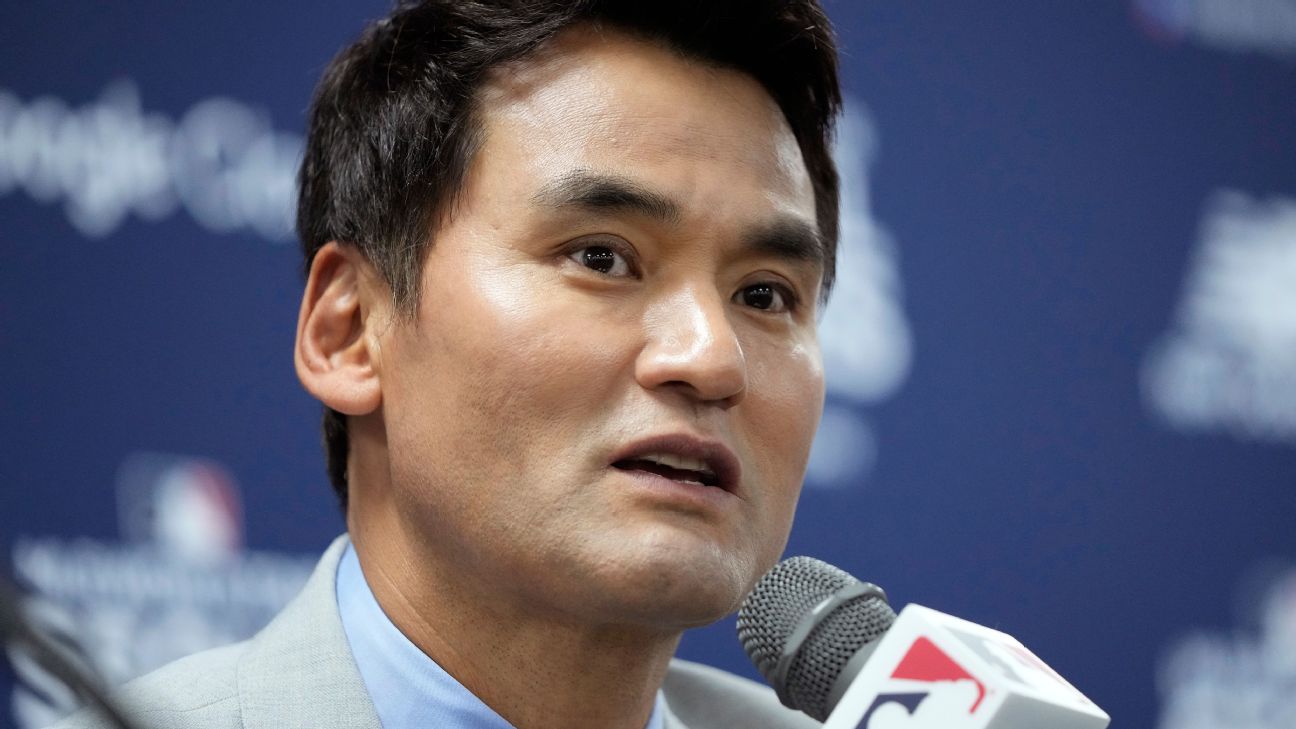 Chan Ho Park joins A's group; 1st Korean to buy stake in MLB club