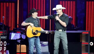 Rhett Akins Invited to Become New Member of the Grand Ole Opry