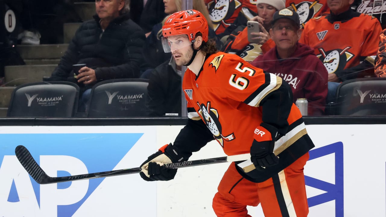 Sharks sign defenseman Jacob Trouba