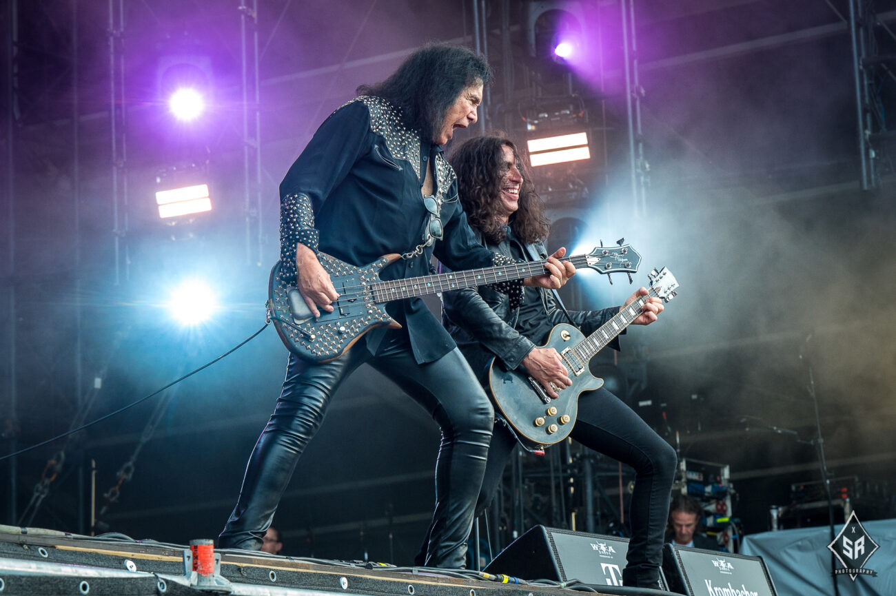Gene Simmons shares his strong point of view about illegal immigrants