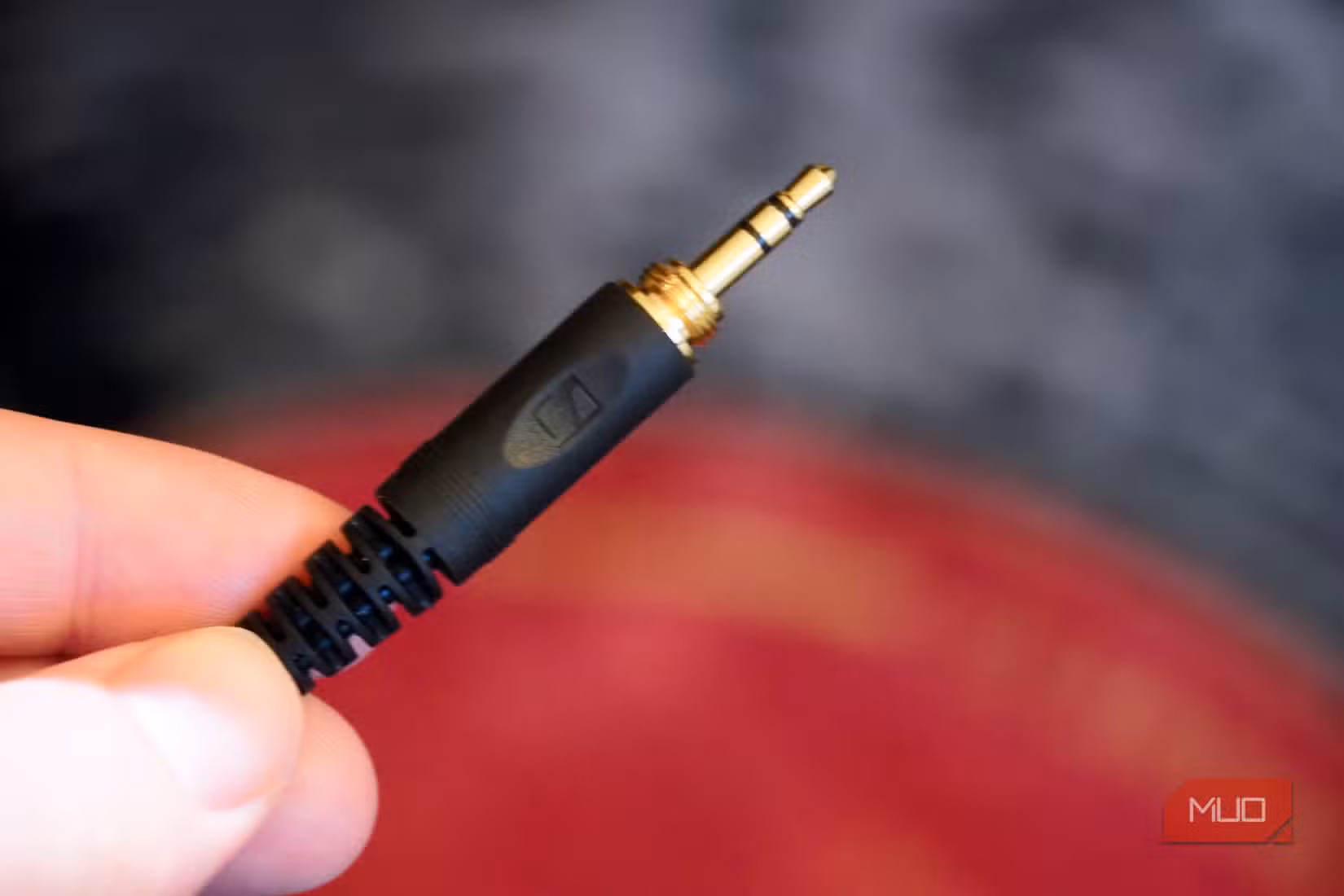 The Sennheiser HD 600's 3.5mm headphone jack.