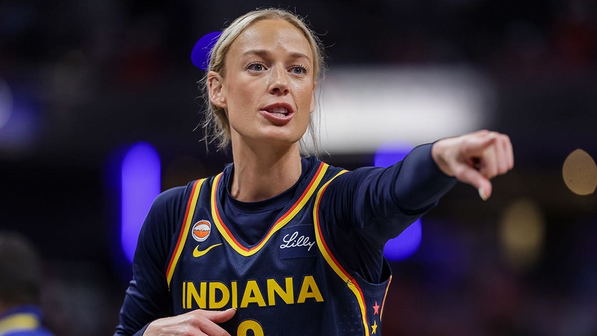 Sophie Cunningham pointing during a basketball game at Gainbridge Fieldhouse in Indianapolis
