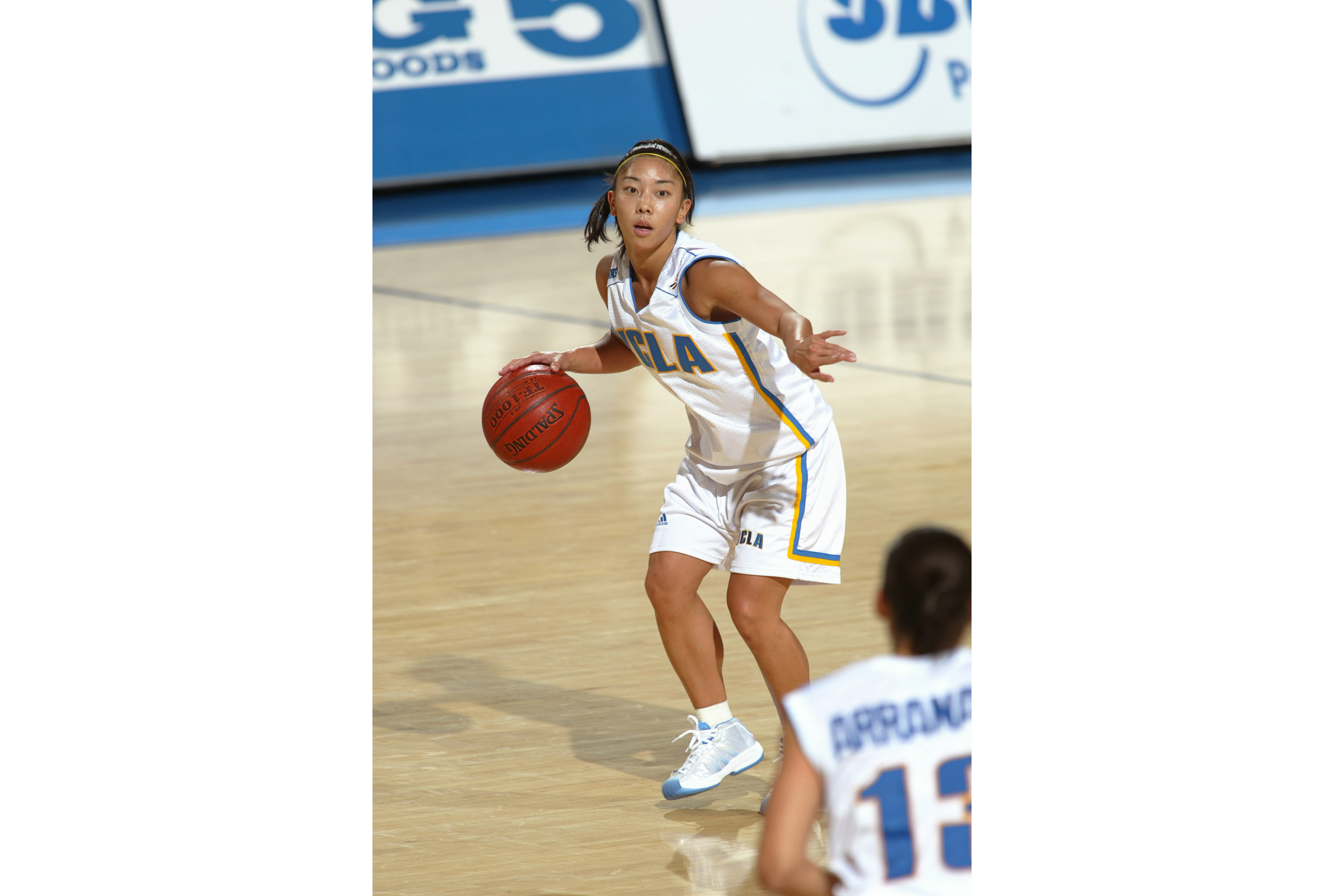 Former Bruin guard Natalie Nakase dribbles the ball up the court. Nakase won the 2025 WNBA Coach of the Year and currently has led the Golden State Valkyries to a 19-8 record. (Courtesy of the Golden State Valkyries)