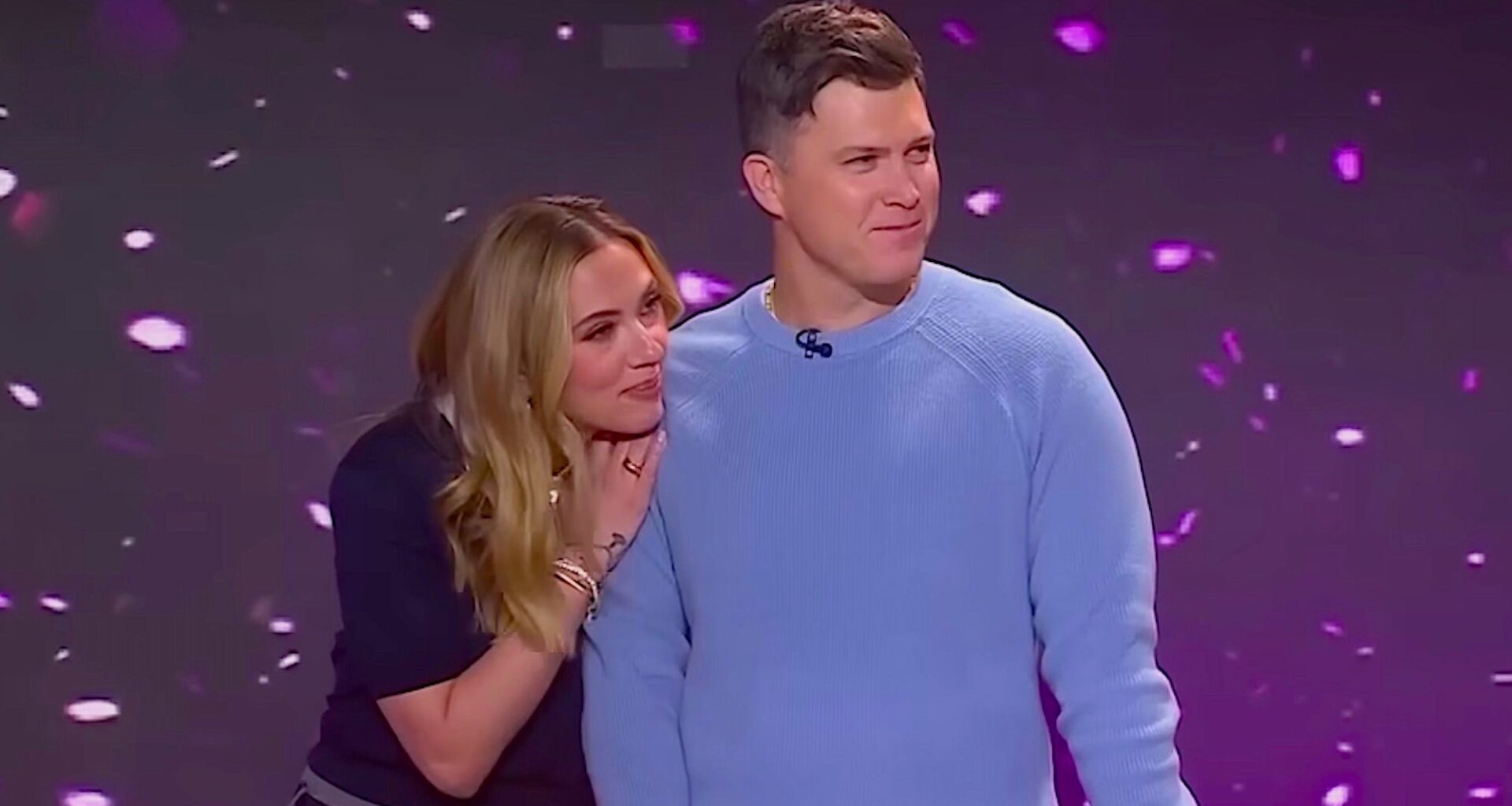Scarlett Johansson's Sweet Support For Colin Jost At Golf Tourney (Where He Barely Missed Hole-In-One) Is Couples Goals