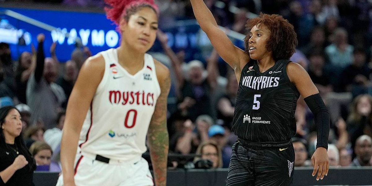 Valkyries 82, Mystics 90