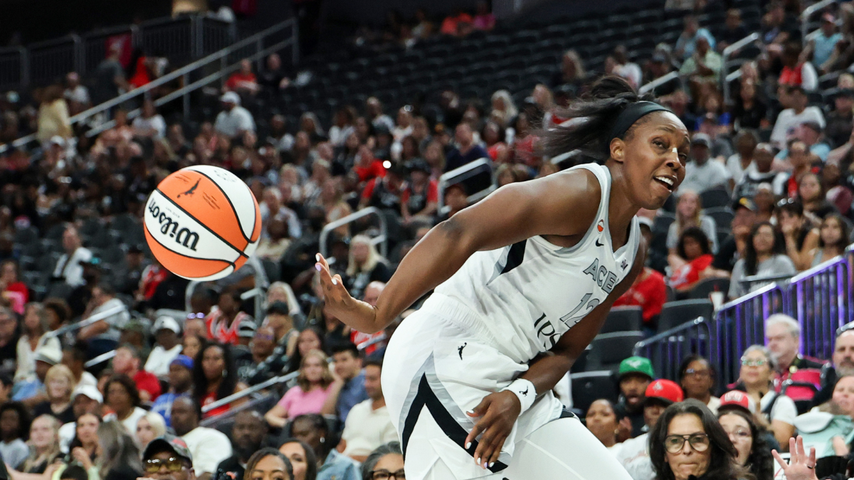 'It keeps you on your toes': How Chelsea Gray's mastery of behind-the-back passes has fueled the Aces dynasty