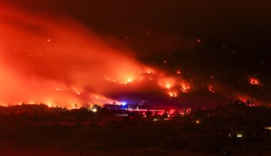 Thunderstorms, heat and wind will hamper efforts to contain Colorado wildfires : NPR