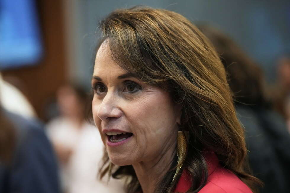 Louisiana AG is indicted by grand jury in fight over court changes
