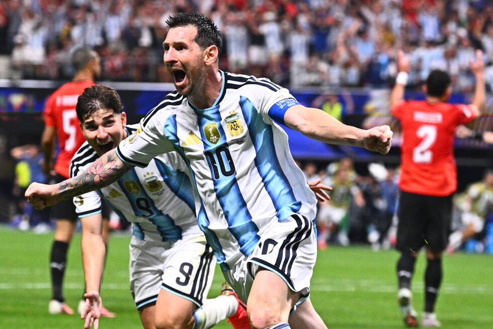 Lionel Messi leads Argentina to 3-2 victory over Egypt at World Cup