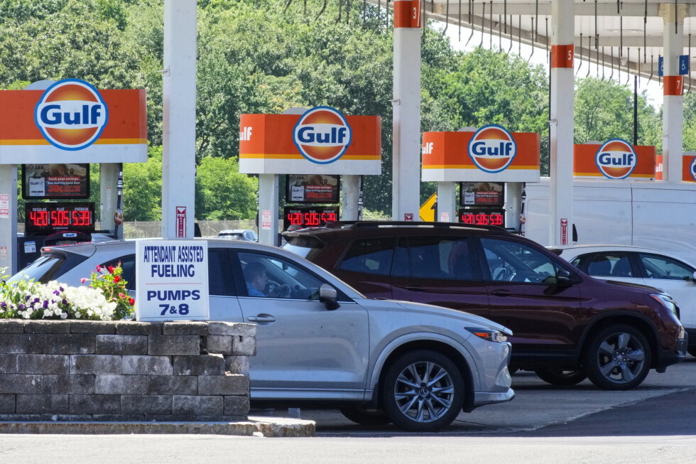 Americans' confidence in US economy falls as Iran conflict sends gas prices higher