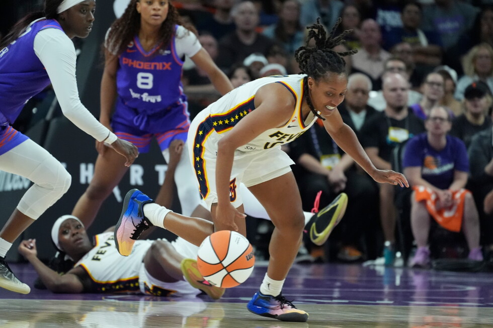 Kelsey Mitchell provides steadying influence for Indiana Fever
