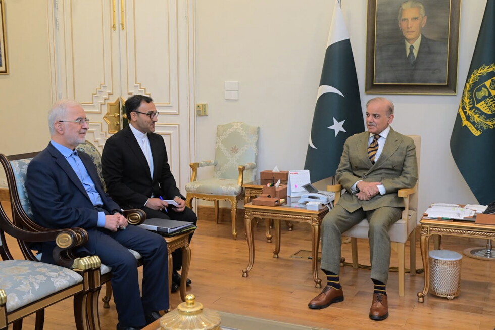 Iranian official meets mediators in Pakistan as Iran-US attacks rage