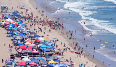 Central US swelters under extreme heat warning with little overnight relief