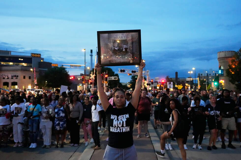Wisconsin police shooting sparks outrage as video captures deadly arrest