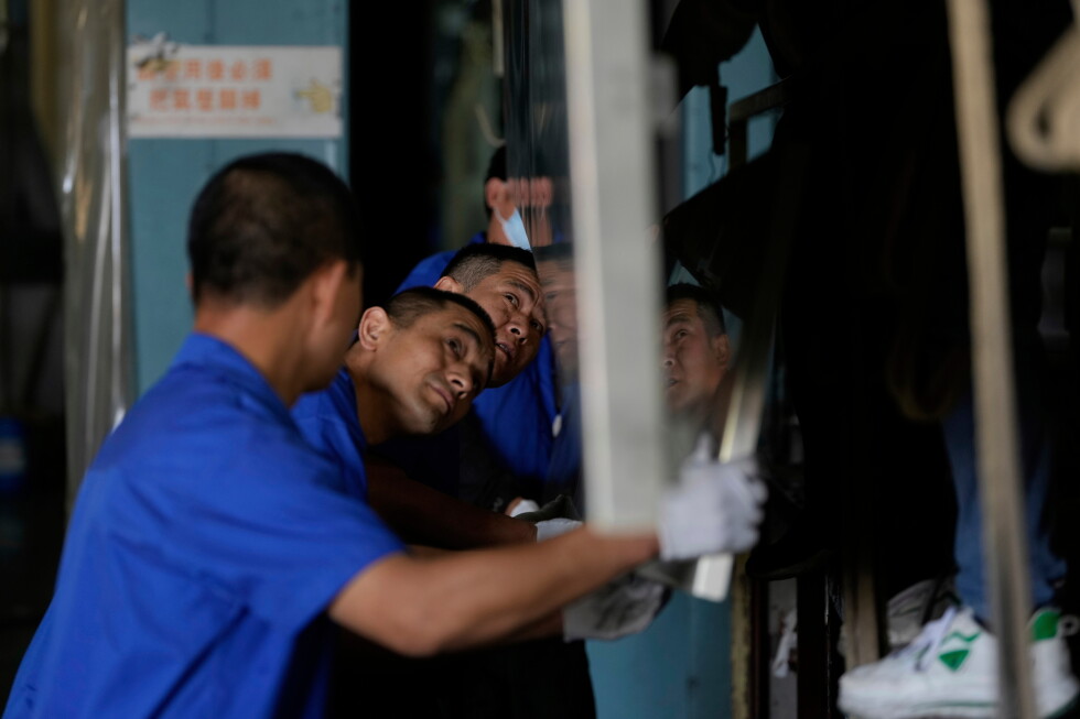 Chinese manufacturing slows in July in first contraction in 5 months