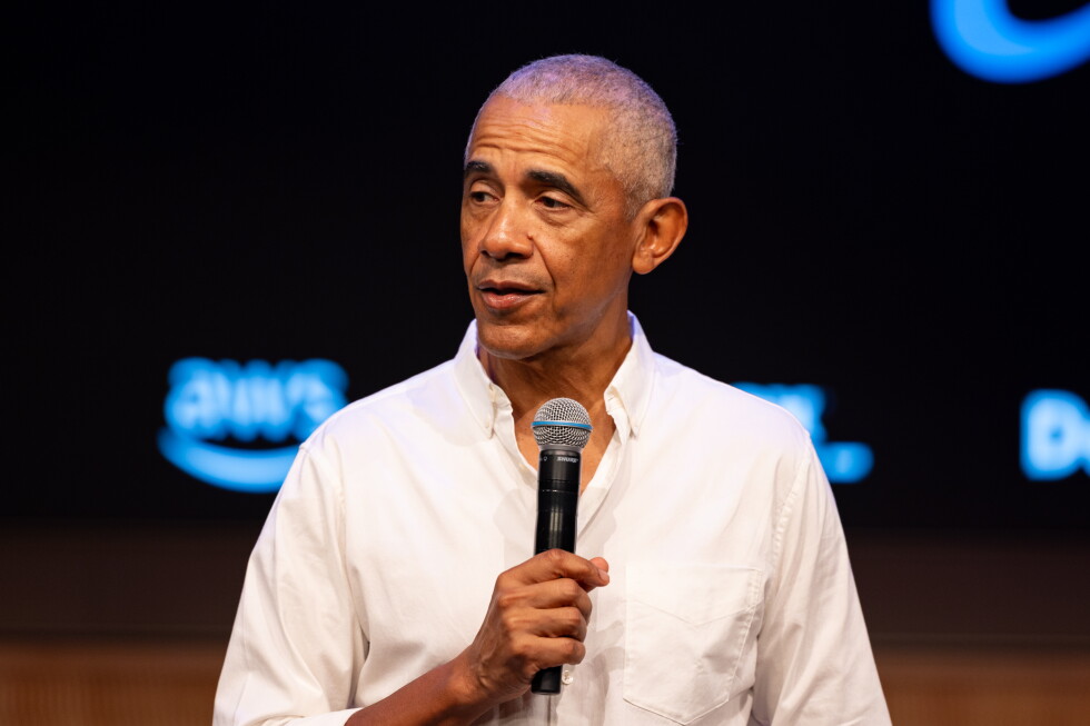 Barack Obama surprises WNBA All-Stars at their practice