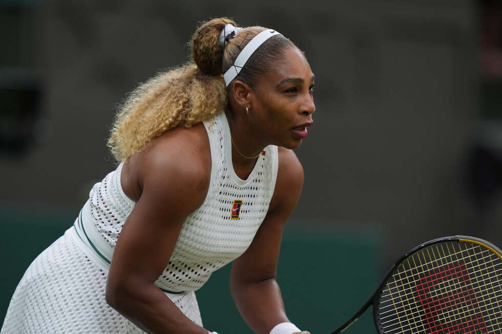 Serena Williams' coach tells AP nerves and a closed roof were factors in Wimbledon loss