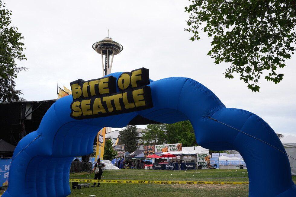 Three killed, 4 wounded in shooting at Seattle food festival