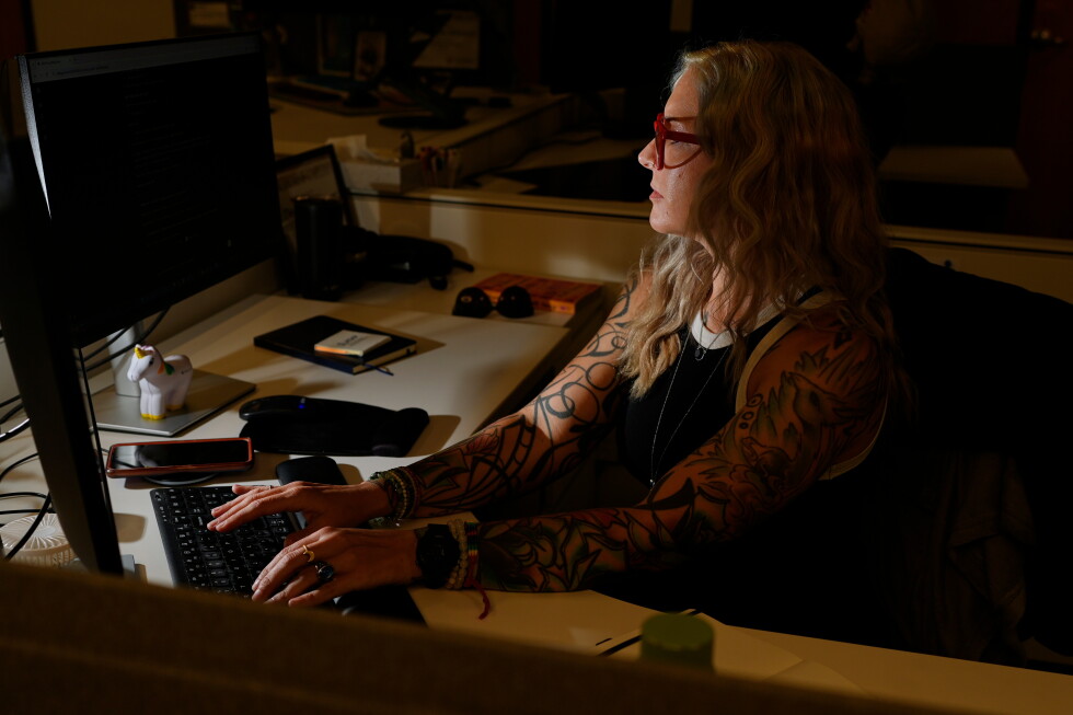Secretaries and admins grapple with a growing threat from AI