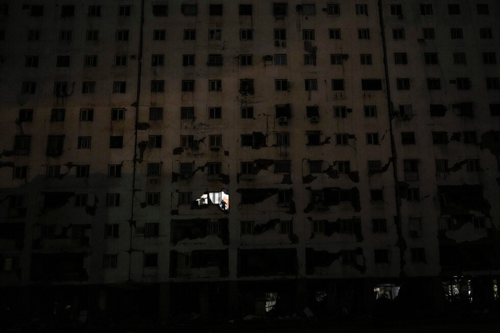 AP photographer captures the aftermath of two earthquakes in Venezuela