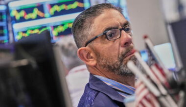 Slumping AI stocks drag down markets around the world