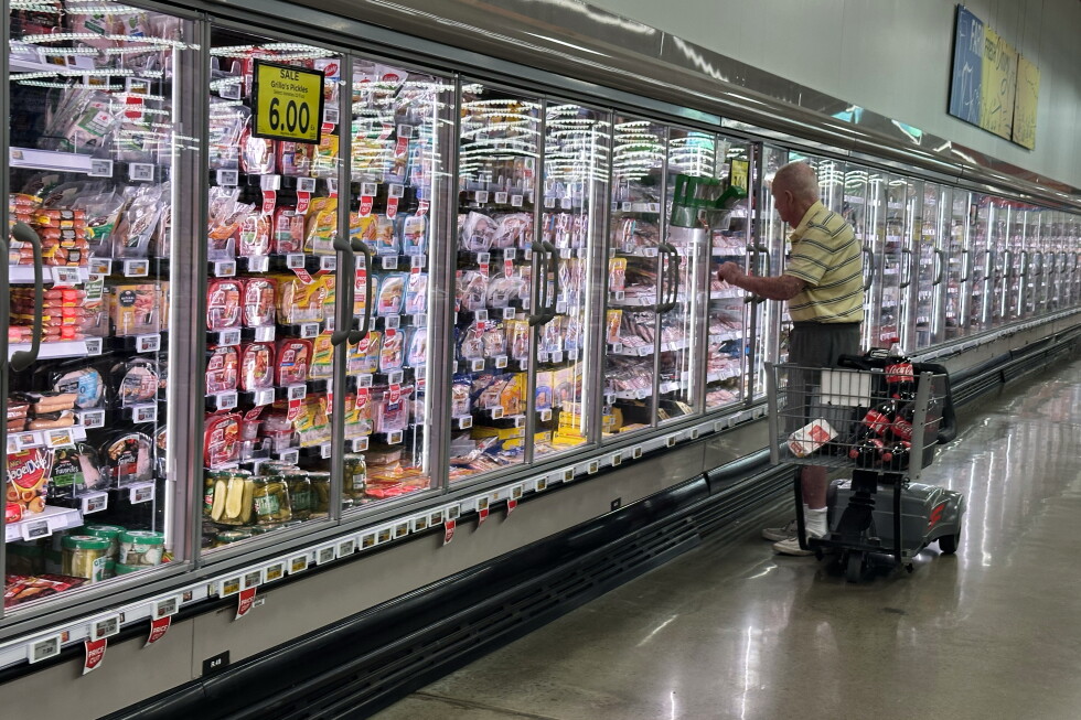 Consumer confidence rises as gas prices fall but Americans remain gloomy about the economy