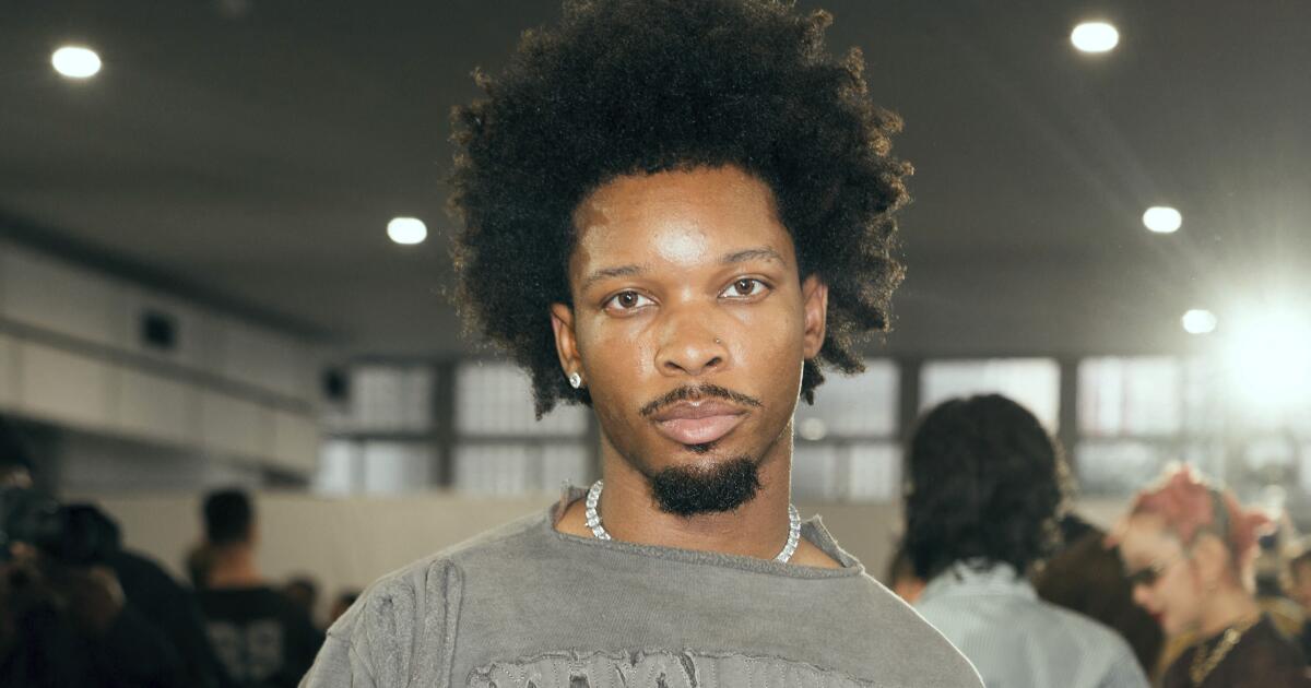 Teen threatened to destroy D4vd's career before killing, messages show