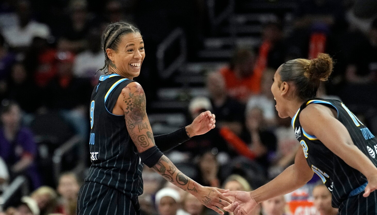 Sky shake up starting lineup, crank up defense to beat Mercury
