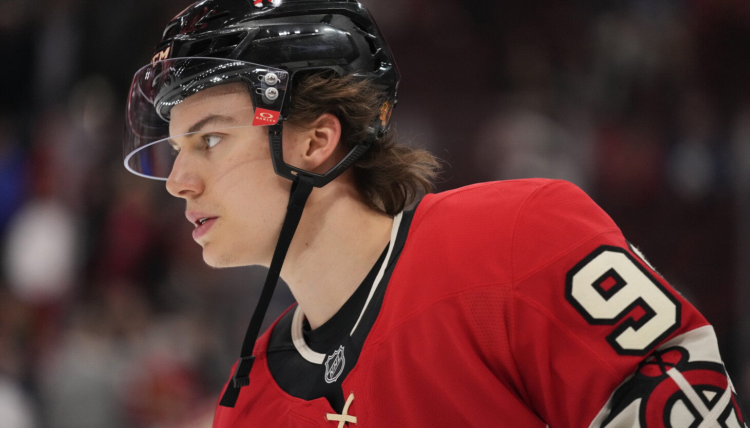 Blackhawks' Connor Bedard suffers apparent left shoulder injury while training in Vancouver