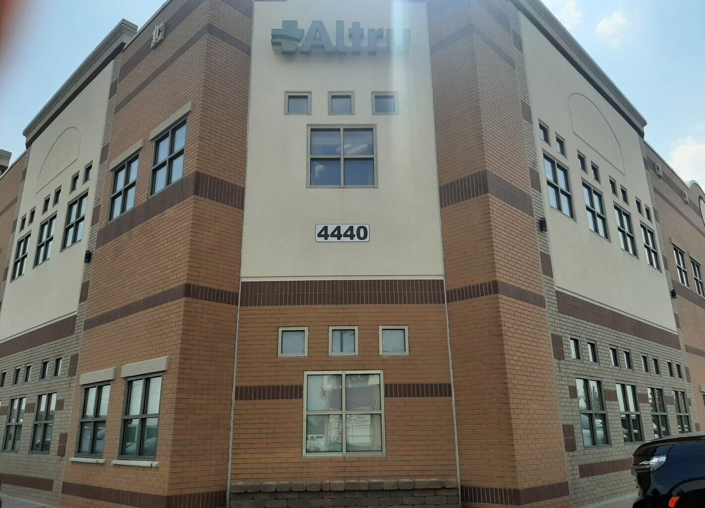 Altru's decision to close eyecare services prompts concern among some former patients - Grand Forks Herald