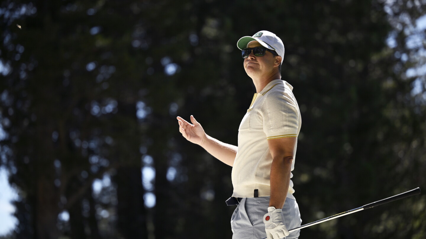 Colin Jost misses hole-in-one by inches at American Century Championship