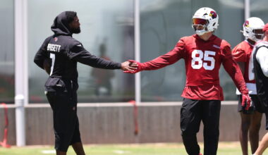 Still in contract dispute, Jacoby Brissett works out with teammates in South Florida