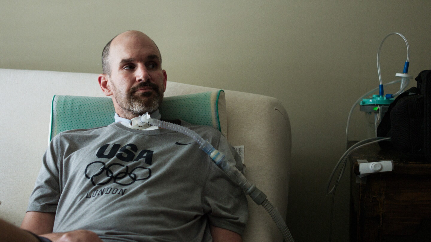 Study finds former NFL players die from ALS before age 50 at alarmingly high rates