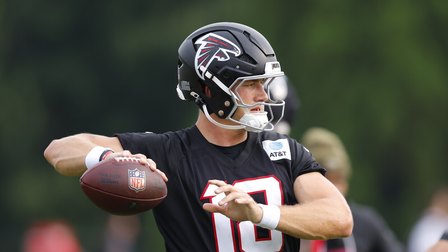 Undrafted rookie QB Jack Strand working with Falcons' first-team offense