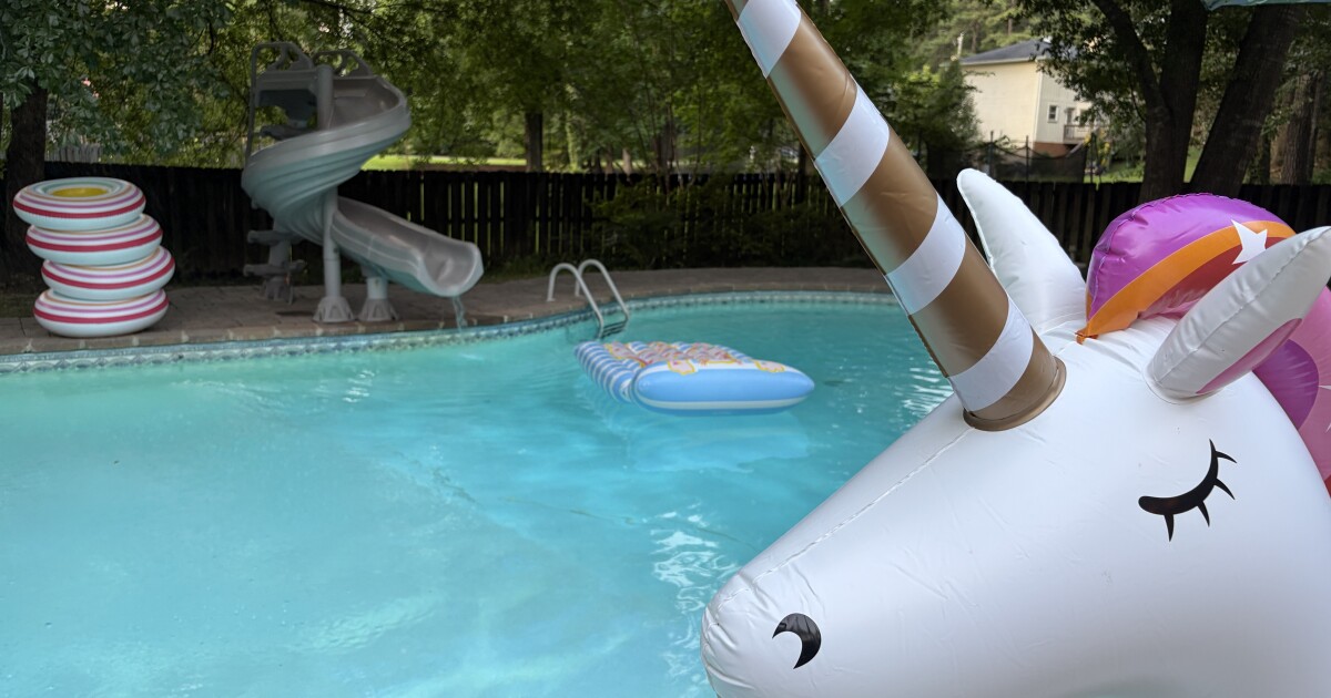 A hot summer trend in the sharing economy? Rental swimming pools