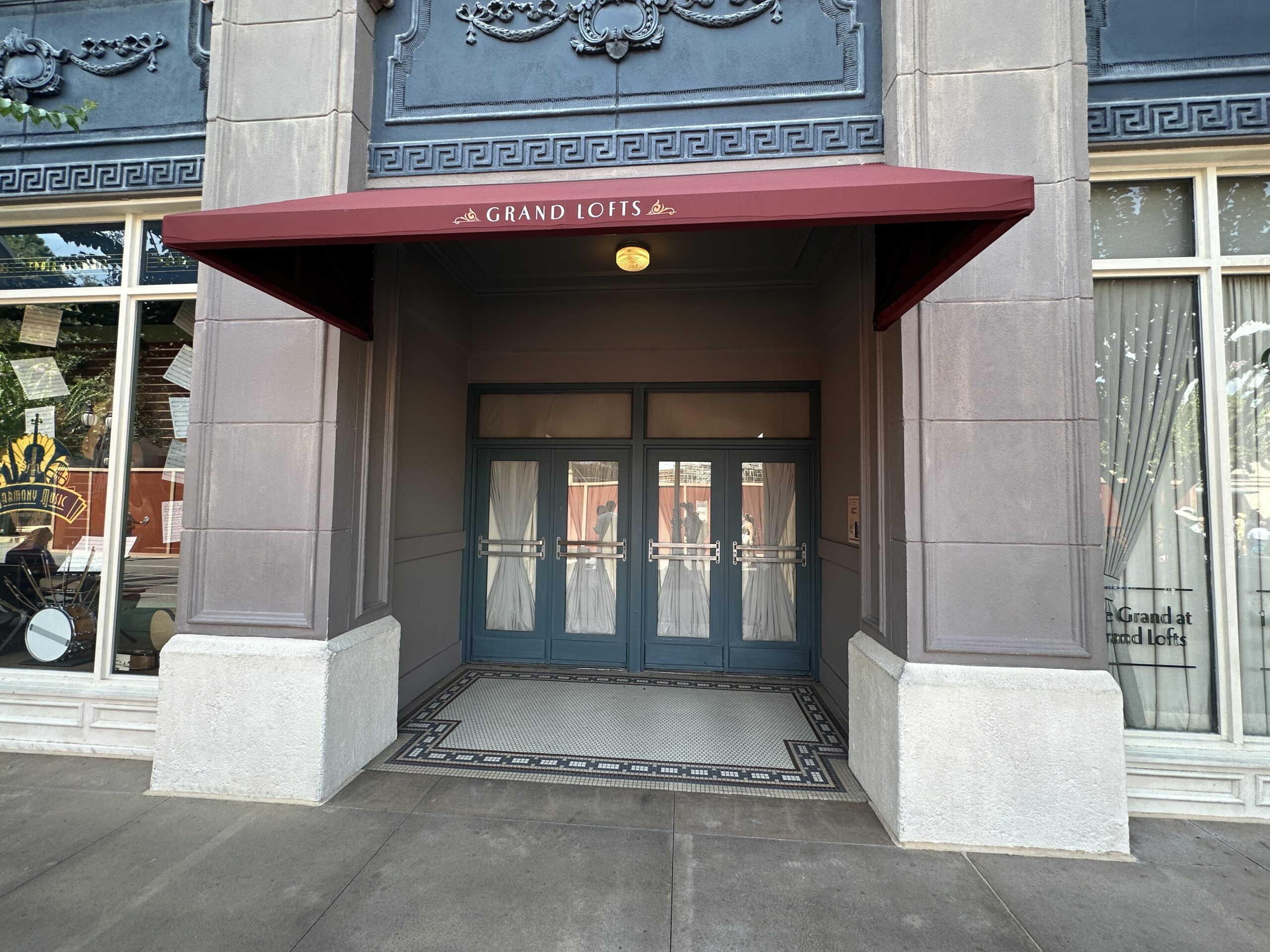 An iconic piece of Seinfeld history has been removed from Disney's Hollywood Studios, as the "Assman" license plate reference has disappeared from a fake apartment call box in the park.