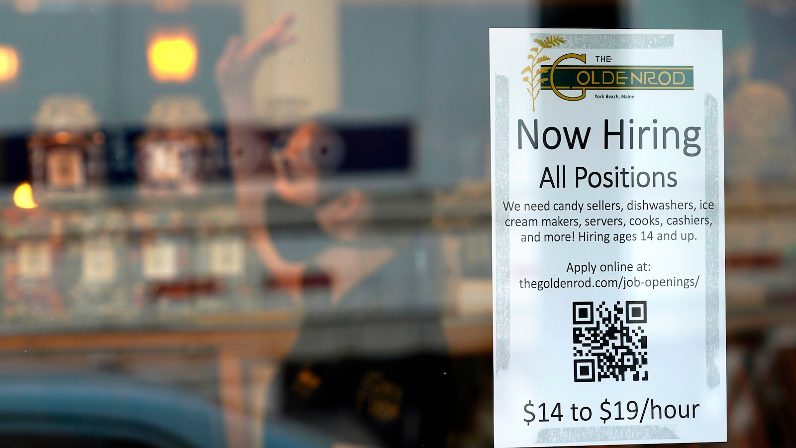 US weekly unemployment claims fall to 208,000, fewest in 10 weeks