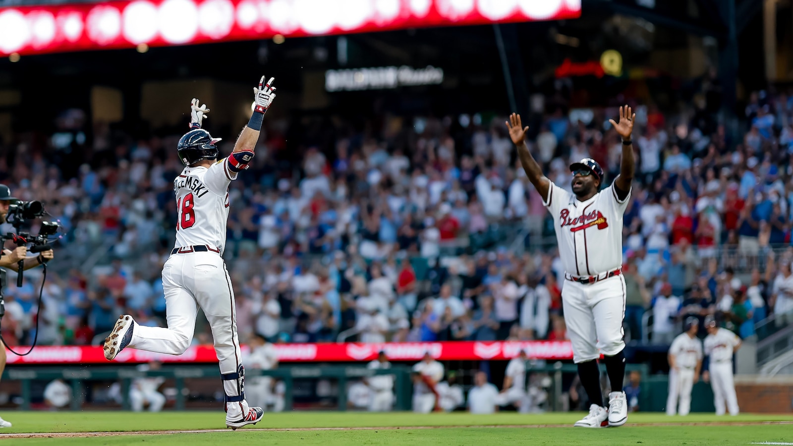Braves overcome 3-run deficit to beat the Nationals 5-4