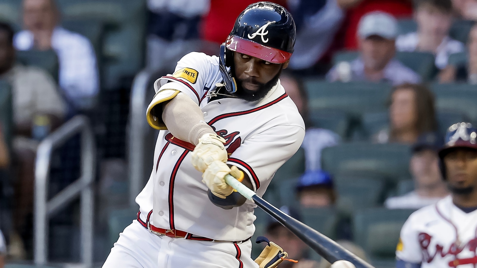 Luis Torrens delivers 2-run double in 10th inning as Mets beat Braves 7-6 to split 4-game series
