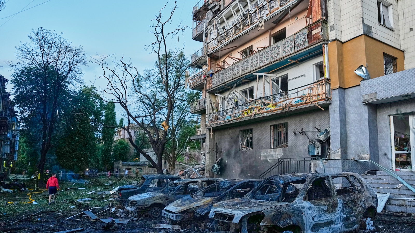 1 killed, 8 injured in an overnight Russian attack on Kyiv