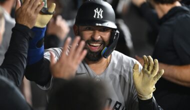 Ali Sánchez hits his 1st career homer as the Yankees beat the White Sox 9-5