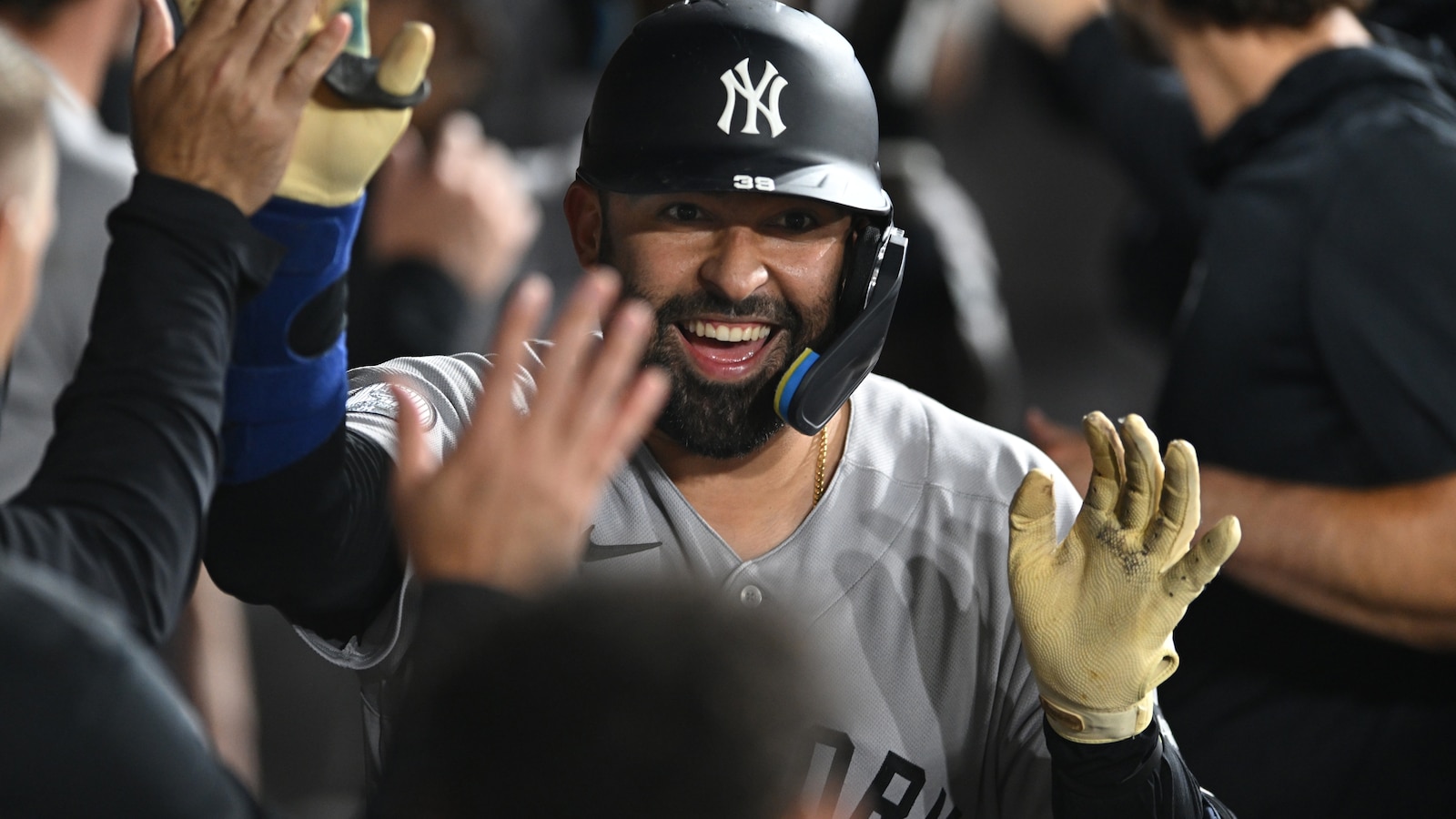 Ali Sánchez hits his 1st career homer as the Yankees beat the White Sox 9-5