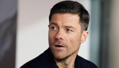 Chelsea: Gallas tells Blues they 'have to get' Arsenal centre-back target after Lacroix transfer