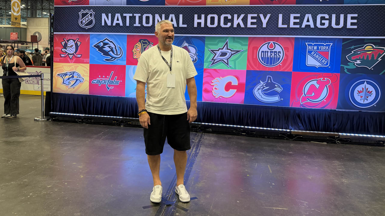 Ovechkin surprises fans at hockey activations at Fanatics Fest NYC