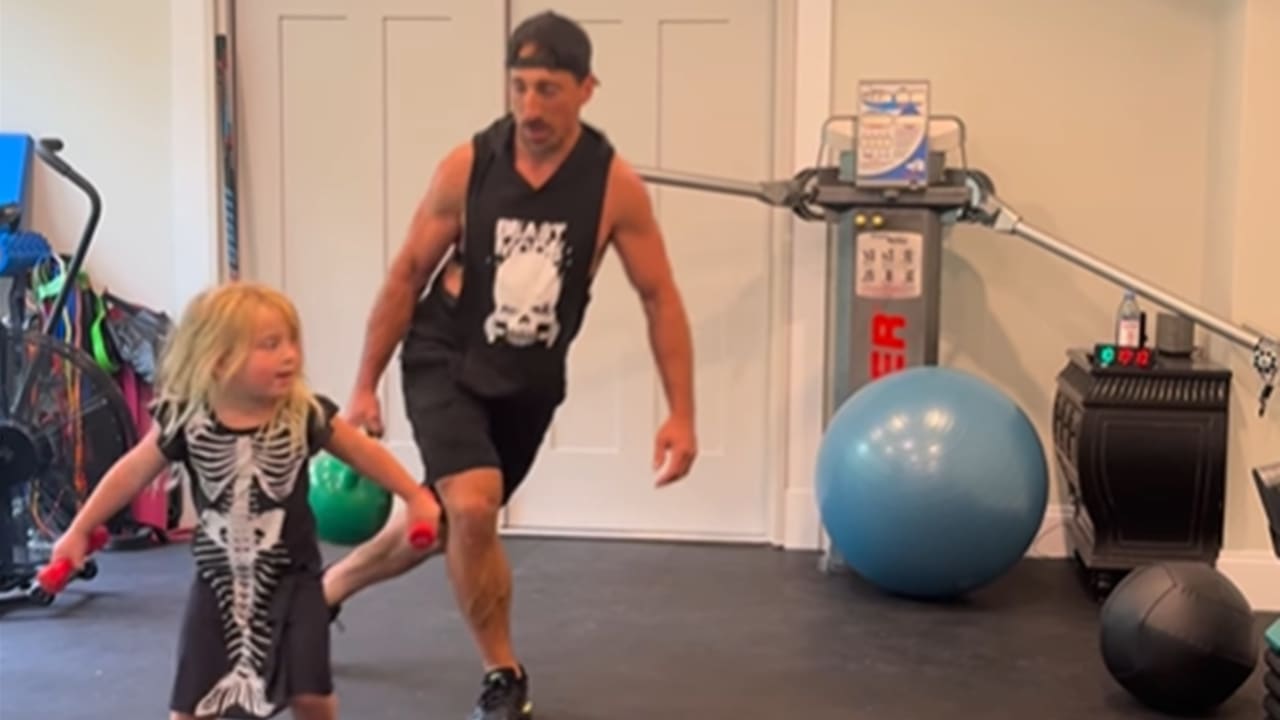 Marchand has adorable offseason workout partner in daughter Rue