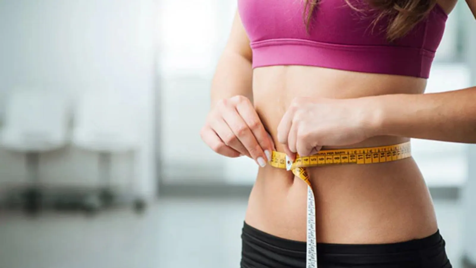 No 10K Steps, No Peptides: 42-Year-Old Woman Reveals 9 Habits Behind Her Fitness