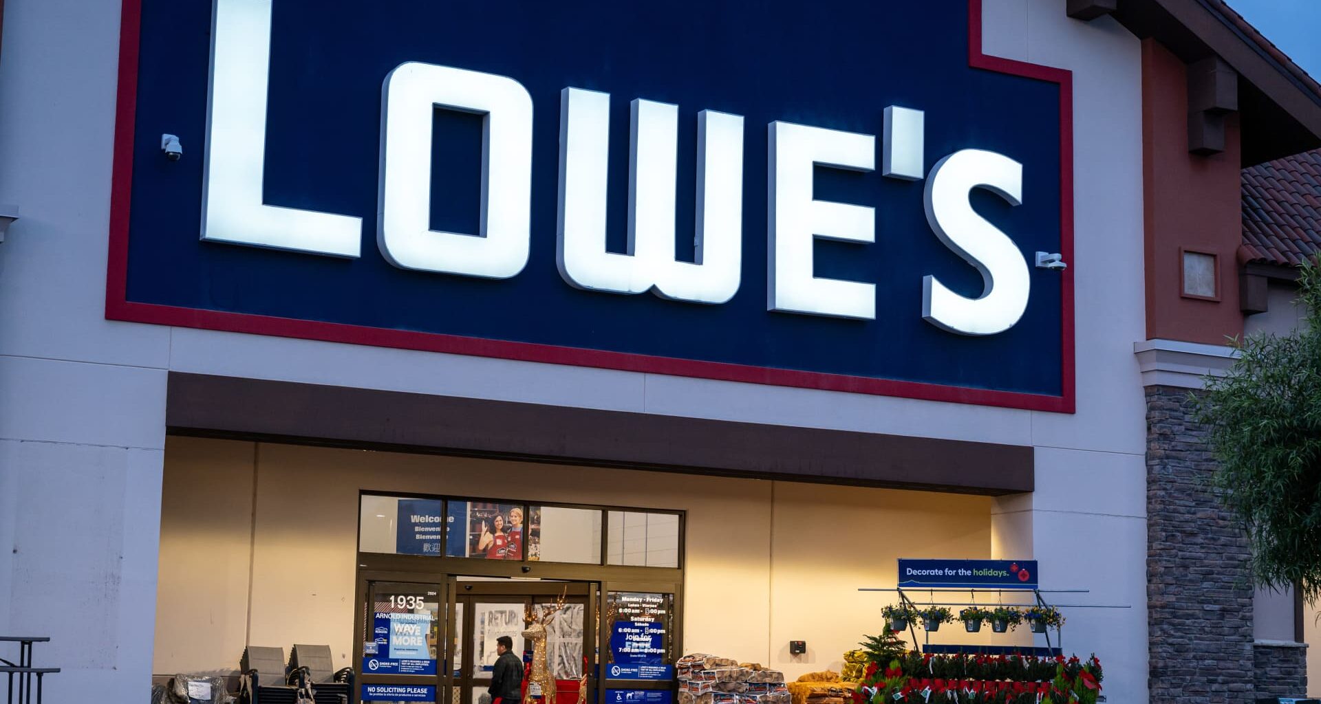 Lowe's (LOW) Q2 2026 earnings
