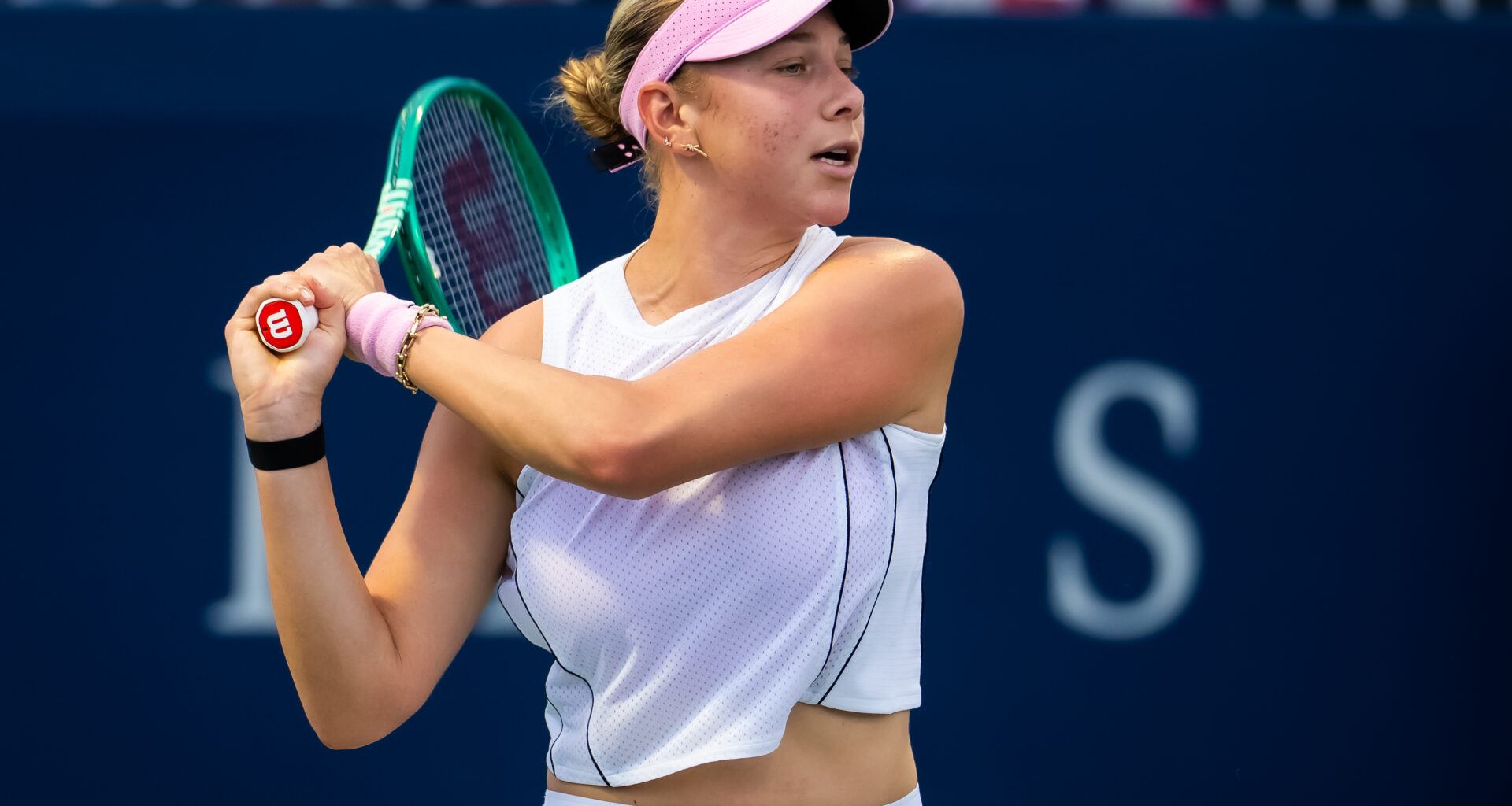 Anisimova, Pegula, Kostyuk rise to the occasion in rainy Toronto