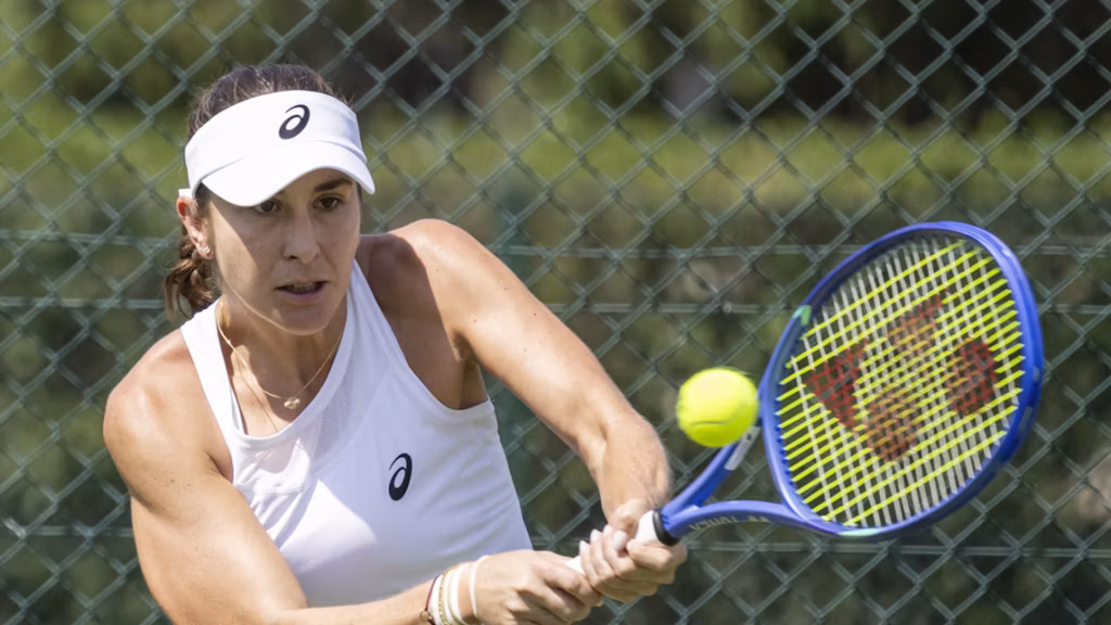 Bencic Advances to the Round of 16 After a Tough Battle